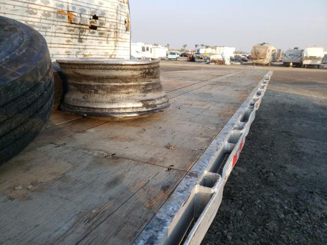 1UYFS2488NA744917 - 1992 UTILITY TRAILER Silber Foto 5