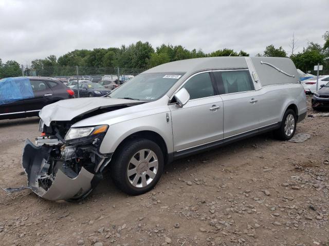 2L1MJ5LK8GBL01128 - 2016 LINCOLN MKT SILVER photo 1