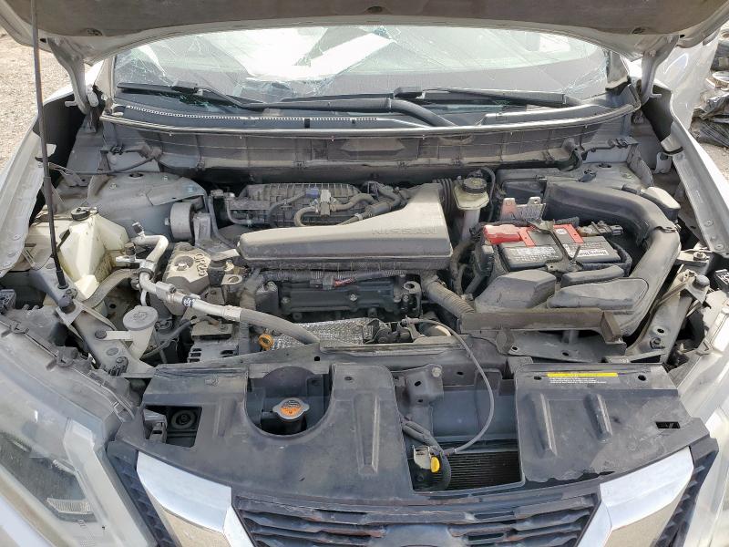 5N1AT2MTXJC755566 - 2018 NISSAN ROGUE S Argent photo 11