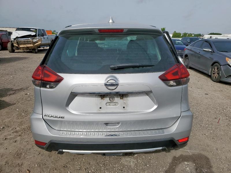 5N1AT2MTXJC755566 - 2018 NISSAN ROGUE S Argent photo 6