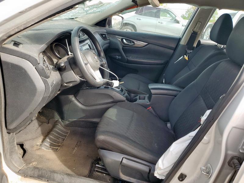 5N1AT2MTXJC755566 - 2018 NISSAN ROGUE S Argent photo 7