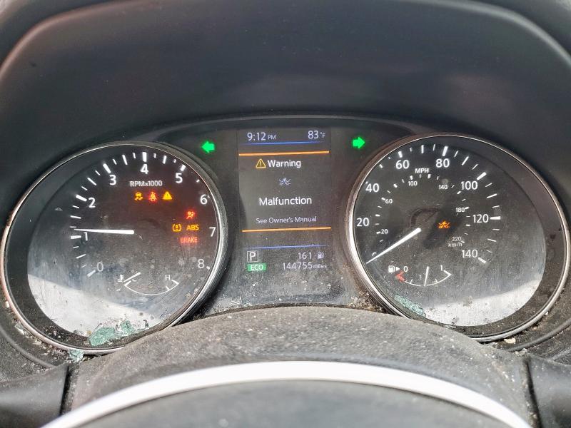 5N1AT2MTXJC755566 - 2018 NISSAN ROGUE S Argent photo 9