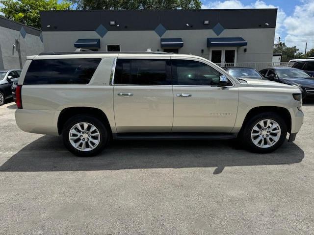 1GNSKHKCXGR351701 - 2016 CHEVROLET SUBURBAN K1500 LT TAN photo 13