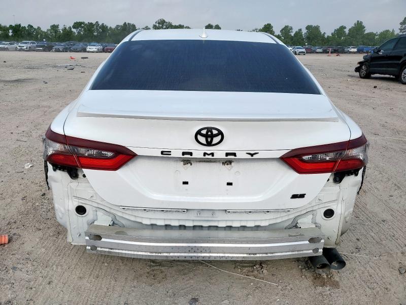 4T1G11AK7RU885980 - 2024 TOYOTA CAMRY SE NIGHT SHADE WHITE photo 6