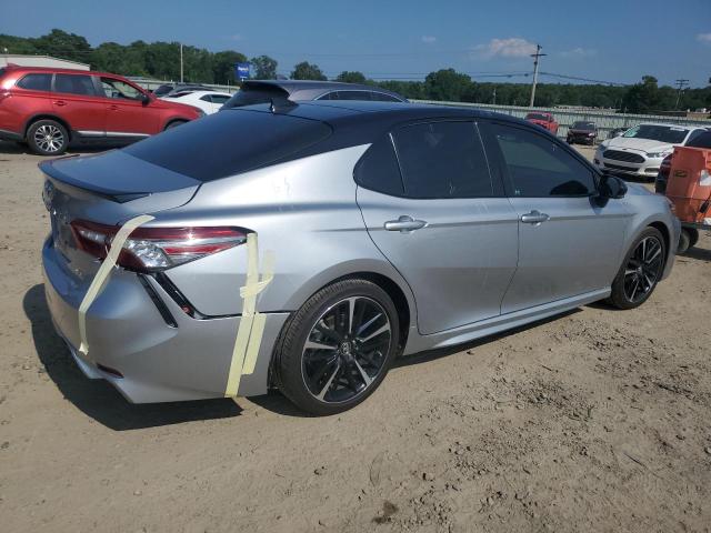 4T1BZ1HK3JU013471 - 2018 TOYOTA CAMRY XSE SILVER photo 3