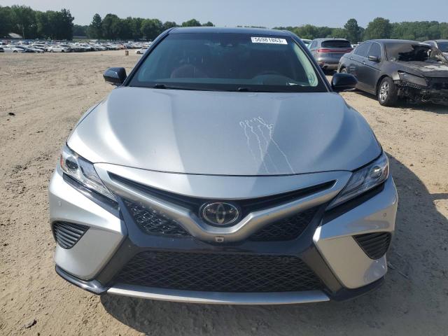 4T1BZ1HK3JU013471 - 2018 TOYOTA CAMRY XSE SILVER photo 5