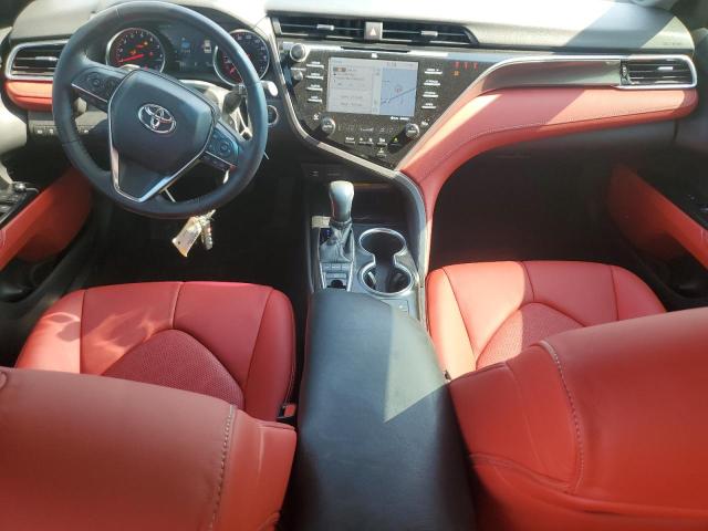 4T1BZ1HK3JU013471 - 2018 TOYOTA CAMRY XSE SILVER photo 8