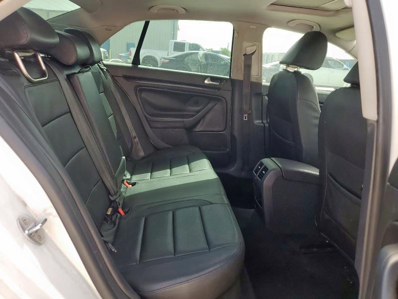 3VWRA7AJ0AM156555 - 2010 VOLKSWAGEN JETTA WOLFSBURG 白色 照片 10