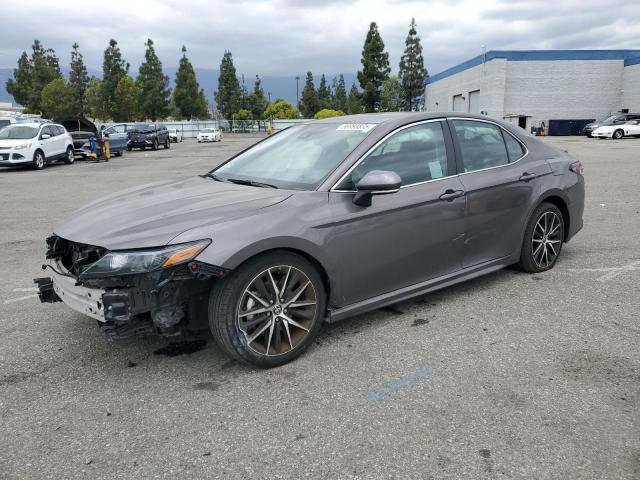 4T1T11AK7PU788676 - 2023 TOYOTA CAMRY SE NIGHT SHADE GRAY photo 1