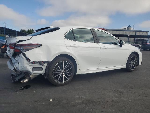 4T1G11AKXPU159429 - 2023 TOYOTA CAMRY SE NIGHT SHADE WHITE photo 3