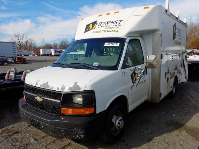 1GBJG31U651105537 - 2005 CHEVROLET EXPRESS G3500  photo 2