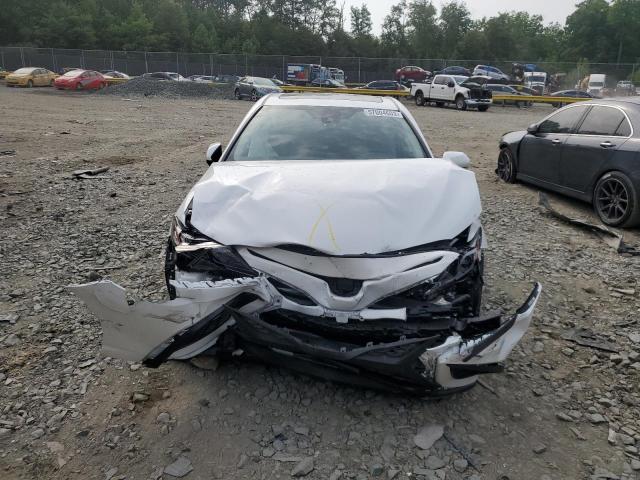 4T1S11AK7PU737755 - 2023 TOYOTA CAMRY SE NIGHT SHADE WHITE photo 5