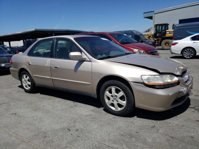 1HGCG6694YA100689 - 2000 HONDA ACCORD SE GOLD photo 4