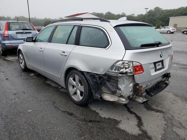 WBANN73526CN03301 - 2006 BMW 530 XIT SILVER photo 2