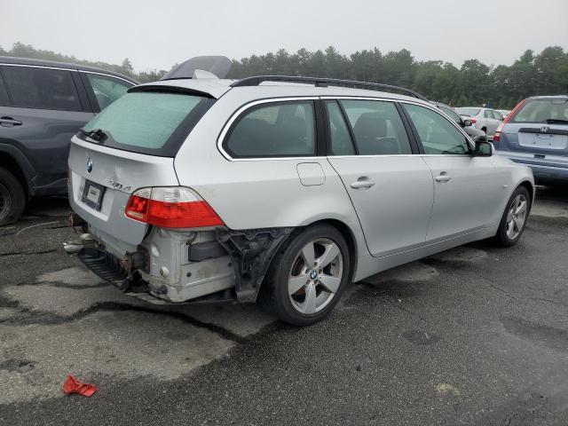 WBANN73526CN03301 - 2006 BMW 530 XIT SILVER photo 3