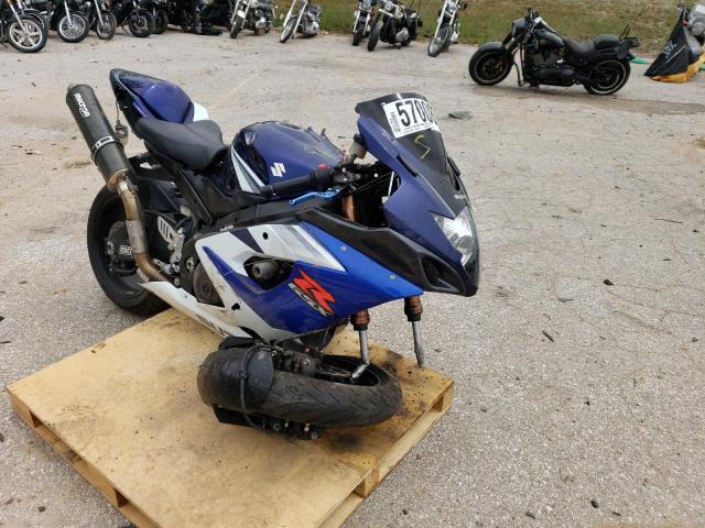 JS1GT76A552109137 - 2005 SUZUKI GSX-R1000 BLUE photo 1