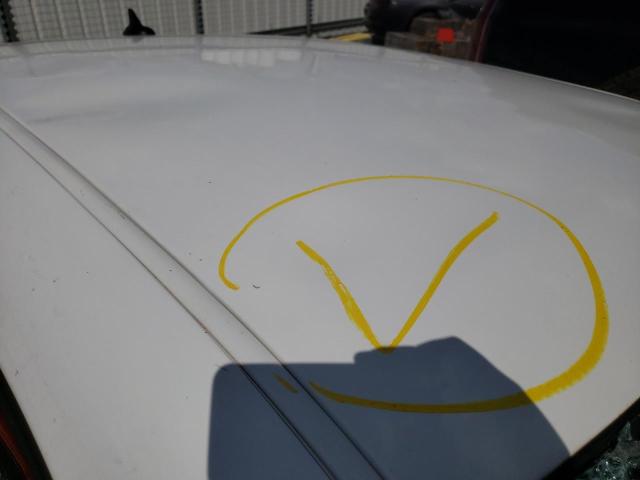 2C3CDZFJ4GH315433 - 2016 DODGE CHALLENGER R/T SCAT PACK WHITE photo 9