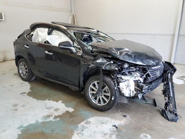 JTJYARBZ5J2094301 - 2018 LEXUS NX 300 BASE შავი ფოტო 4