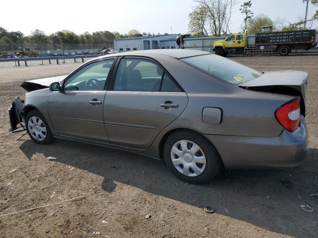 4T1BE32K22U556330 - 2002 TOYOTA CAMRY LE GRAY photo 2