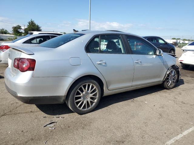 3VWRJ71K68M124549 - 2008 VOLKSWAGEN JETTA WOLFSBURG 银色 照片 3