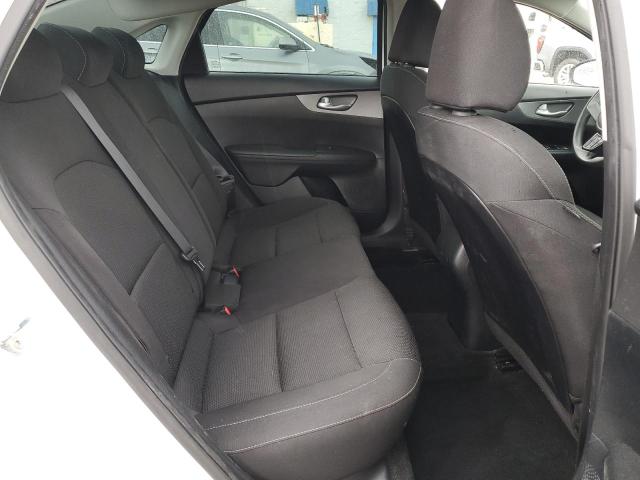 3KPF24AD1KE014769 - 2019 KIA FORTE FE WHITE photo 10