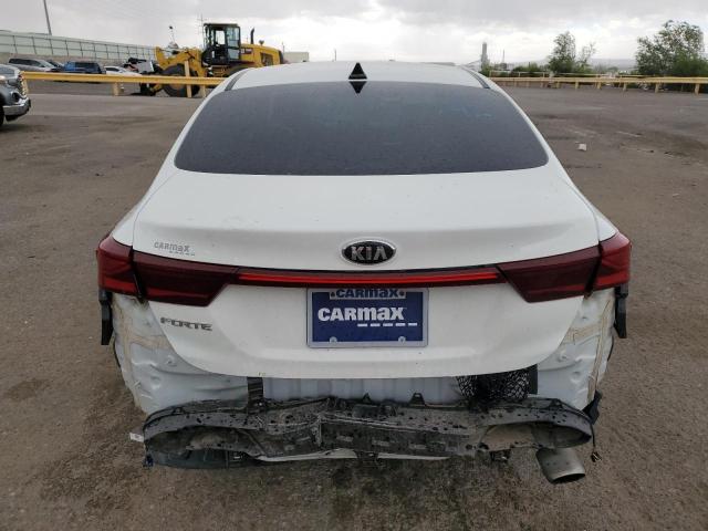3KPF24AD1KE014769 - 2019 KIA FORTE FE WHITE photo 6