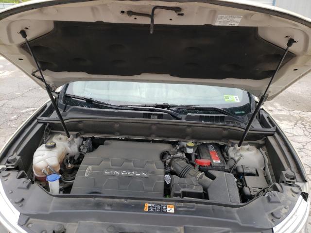 2LMTJ8LR1GBL56954 - 2016 LINCOLN MKX RESERVE 奶油色 照片 12