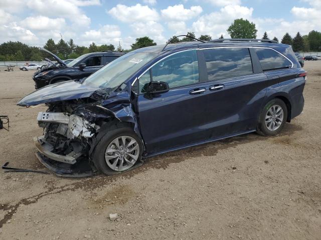 2022 TOYOTA SIENNA XLE, null