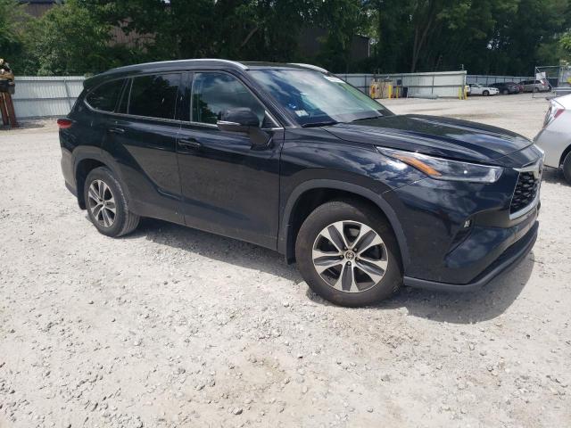 5TDGZRBH3MS123631 - 2021 TOYOTA HIGHLANDER XLE BLACK photo 4