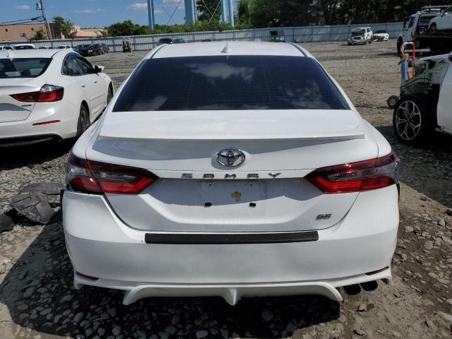 4T1T11AK3PU827067 - 2023 TOYOTA CAMRY SE NIGHT SHADE WHITE photo 6