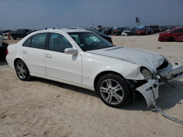 WDBUF56J96A846707 - 2006 MERCEDES-BENZ E 350 WHITE photo 4