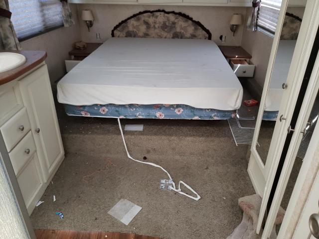 4YDF28F244G909090 - 2004 KEYSTONE OUTBACK WHITE photo 5