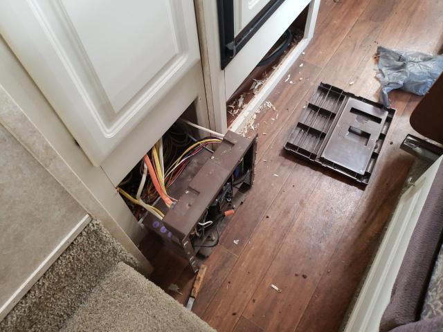 4YDF28F244G909090 - 2004 KEYSTONE OUTBACK WHITE photo 7