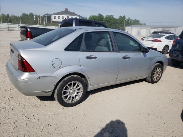 1FAHP34N66W243989 - 2006 FORD FOCUS ZX4 SILVER photo 3