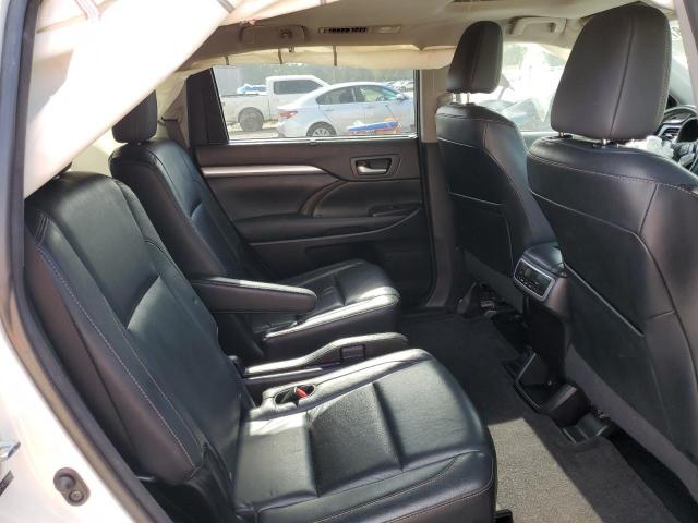 5TDKKRFHXES016960 - 2014 TOYOTA HIGHLANDER XLE WHITE photo 11
