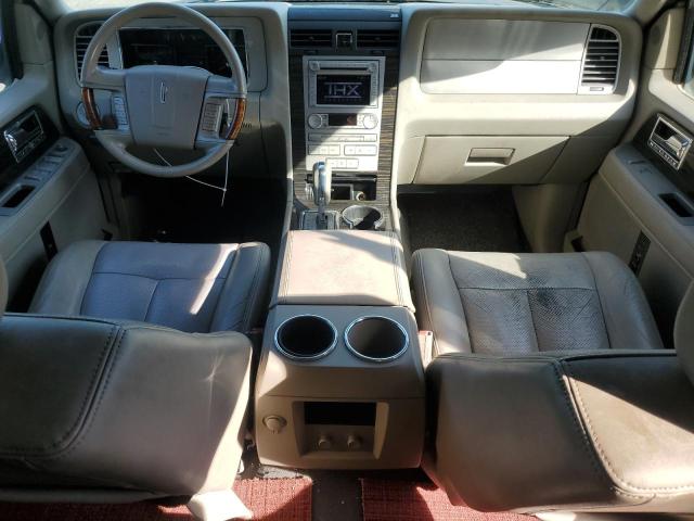 5LMFU28508LJ06820 - 2008 LINCOLN NAVIGATOR SILVER photo 8
