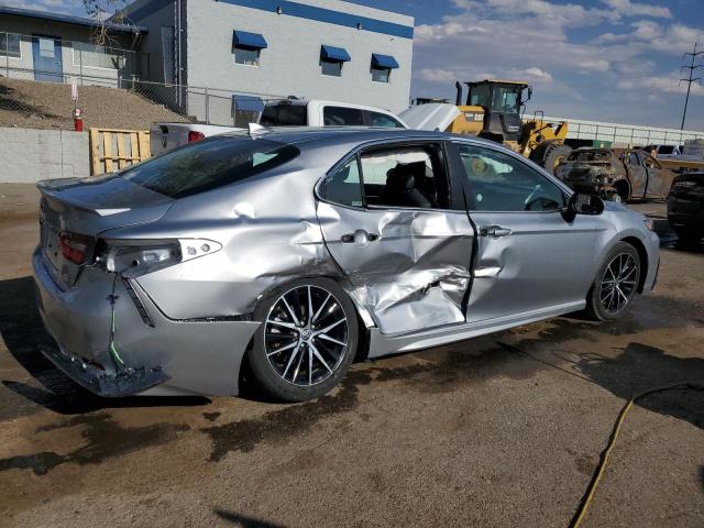 4T1G11AK2RU892593 - 2024 TOYOTA CAMRY SE NIGHT SHADE SILVER photo 3