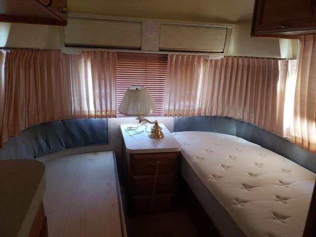 1STMEAS27JJ505568 - 1988 AIRS EXCELLA 双色 照片 7