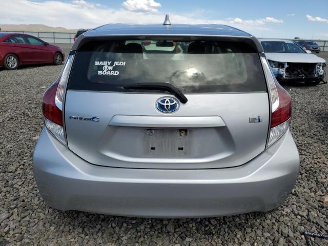 JTDKDTB32F1578934 - 2015 TOYOTA PRIUS C SILVER photo 6