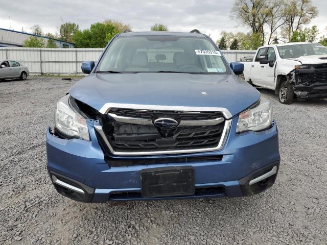 JF2SJADC1HH554503 - 2017 SUBARU FORESTER 2.5I PREMIUM BLUE photo 5