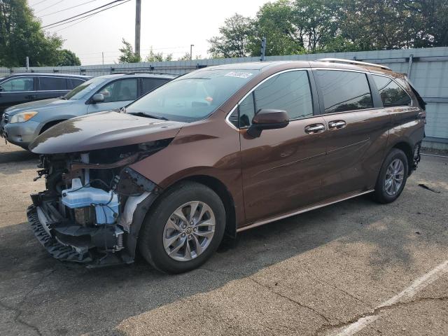 2022 TOYOTA SIENNA XLE, null