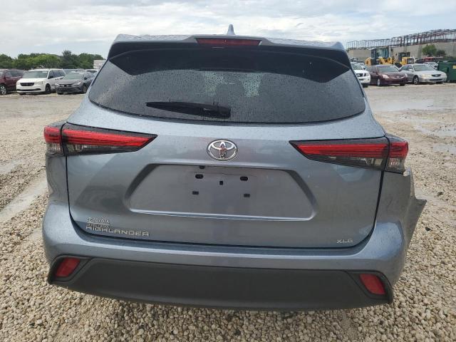 5TDGZRAH5NS104470 - 2022 TOYOTA HIGHLANDER XLE Gümüş foto 6