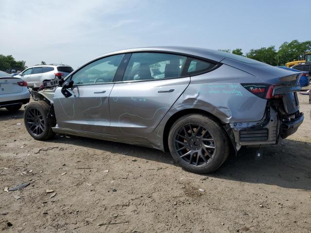 5YJ3E1EB0SF885352 - 2025 TESLA MODEL 3 银色 照片 2