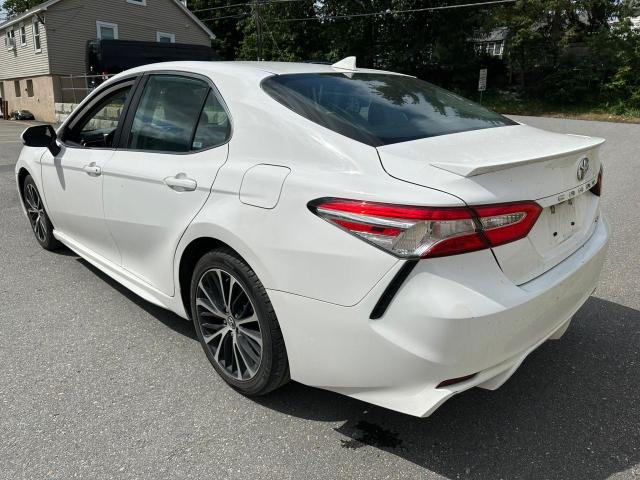 4T1G11AK0LU346723 - 2020 TOYOTA CAMRY SE WHITE photo 2