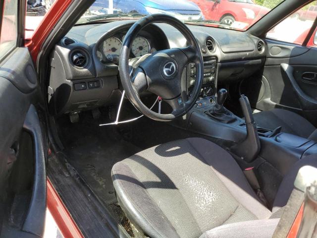 JM1NB353920228859 - 2002 MAZDA MX-5 MIATA BASE RED photo 8