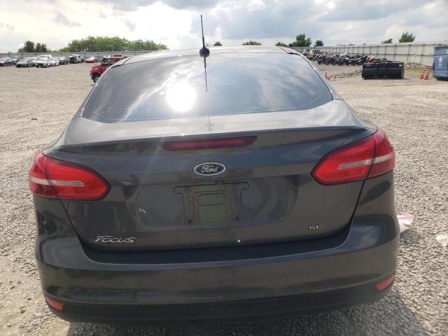 1FADP3F25JL207903 - 2018 FORD FOCUS SE ნაცრისფერი ფოტო 6