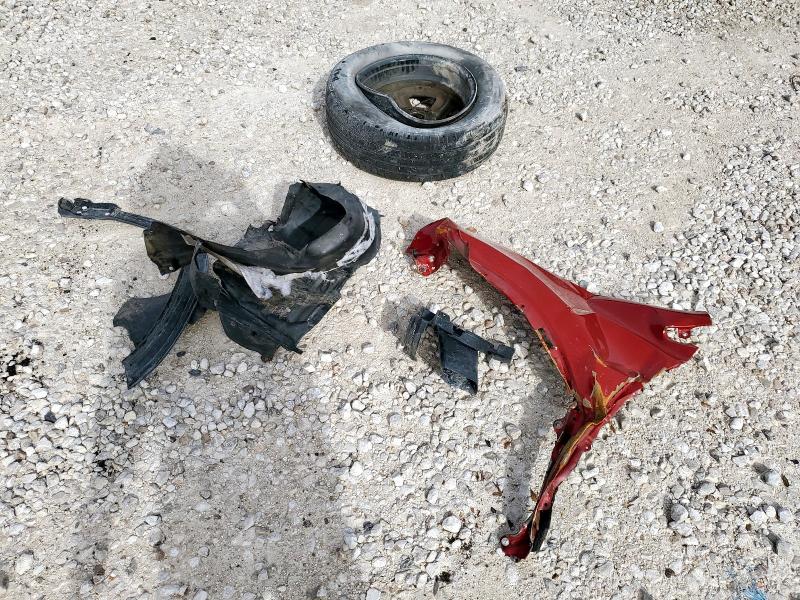 2T3ZFREV7HW331759 - 2017 TOYOTA RAV4 LE Qırmızı foto 13