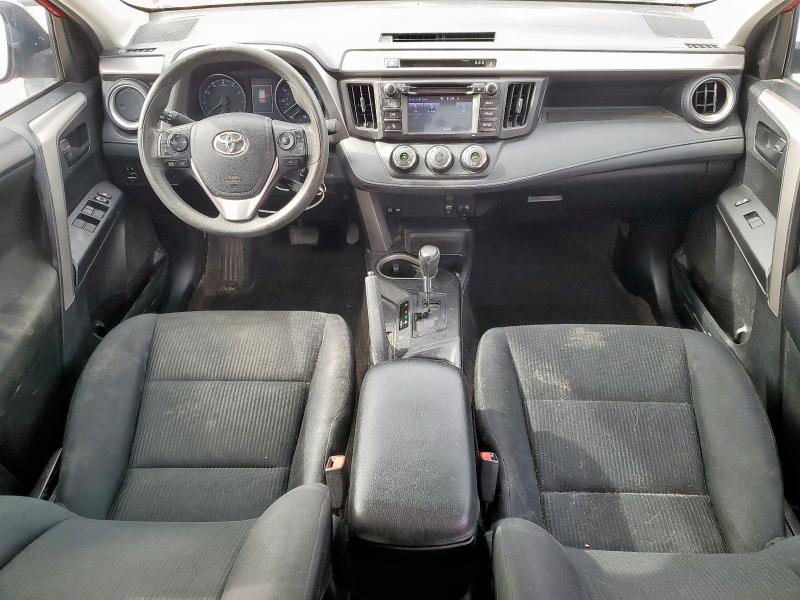 2T3ZFREV7HW331759 - 2017 TOYOTA RAV4 LE Qırmızı foto 8