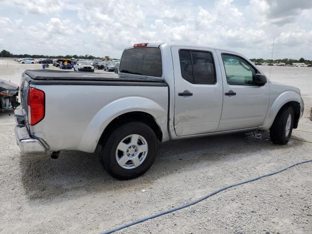 1N6AD07U15C444007 - 2005 NISSAN FRONTIER CREW CAB LE SILVER photo 3