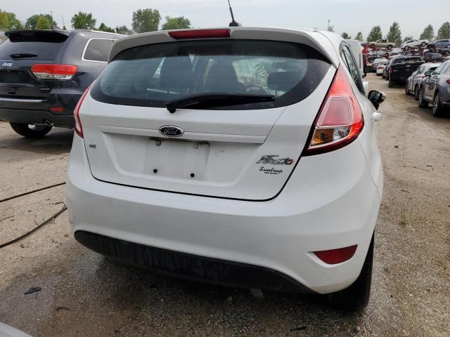 3FADP4EJ7FM163570 - 2015 FORD FIESTA SE WHITE photo 6